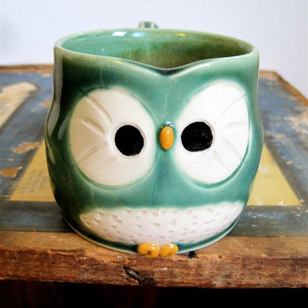 Hooter Owl Mug (Quinn) in Yellie Cellie Green