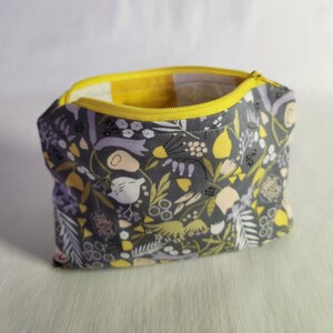 Multi-Functional Yellow and Gray Travel Pouch: Your Stylish Companion for Every Occasion!