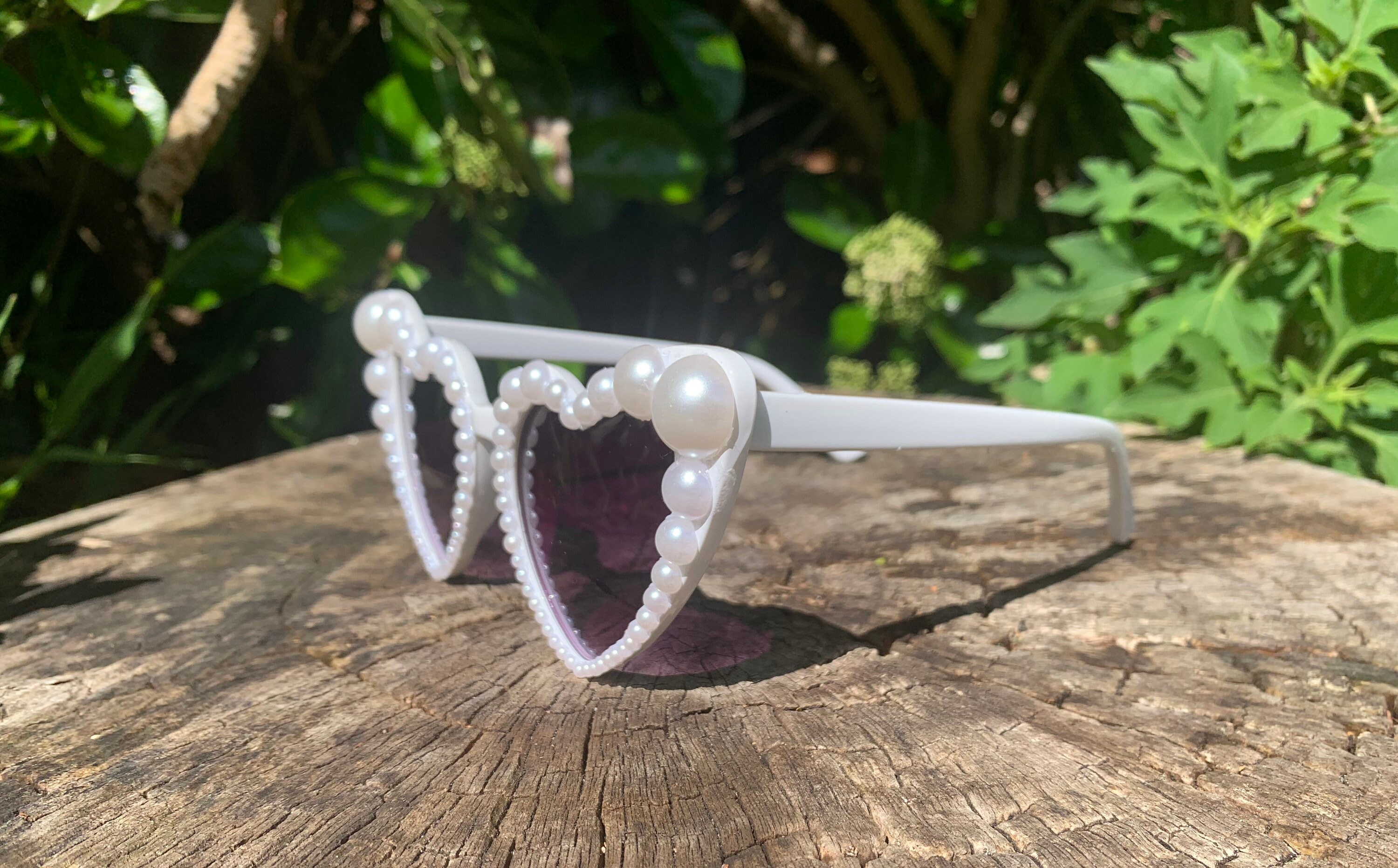 Fabulous White Heart Shaped Sunglasses With Embedded Pearls Amazon.com: Etercycle White Sunglasses, Heart Sunglasses  main image 3