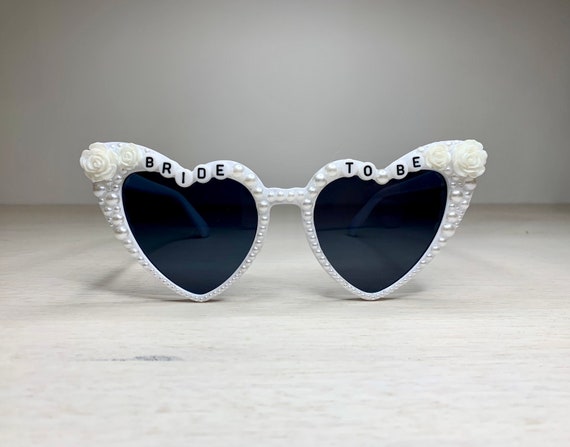 Heart-Shaped White Sunglasses with Rhinestones Tanganan Heart Sunglasses Love Heart Pearl Sunglasses for  main image 4