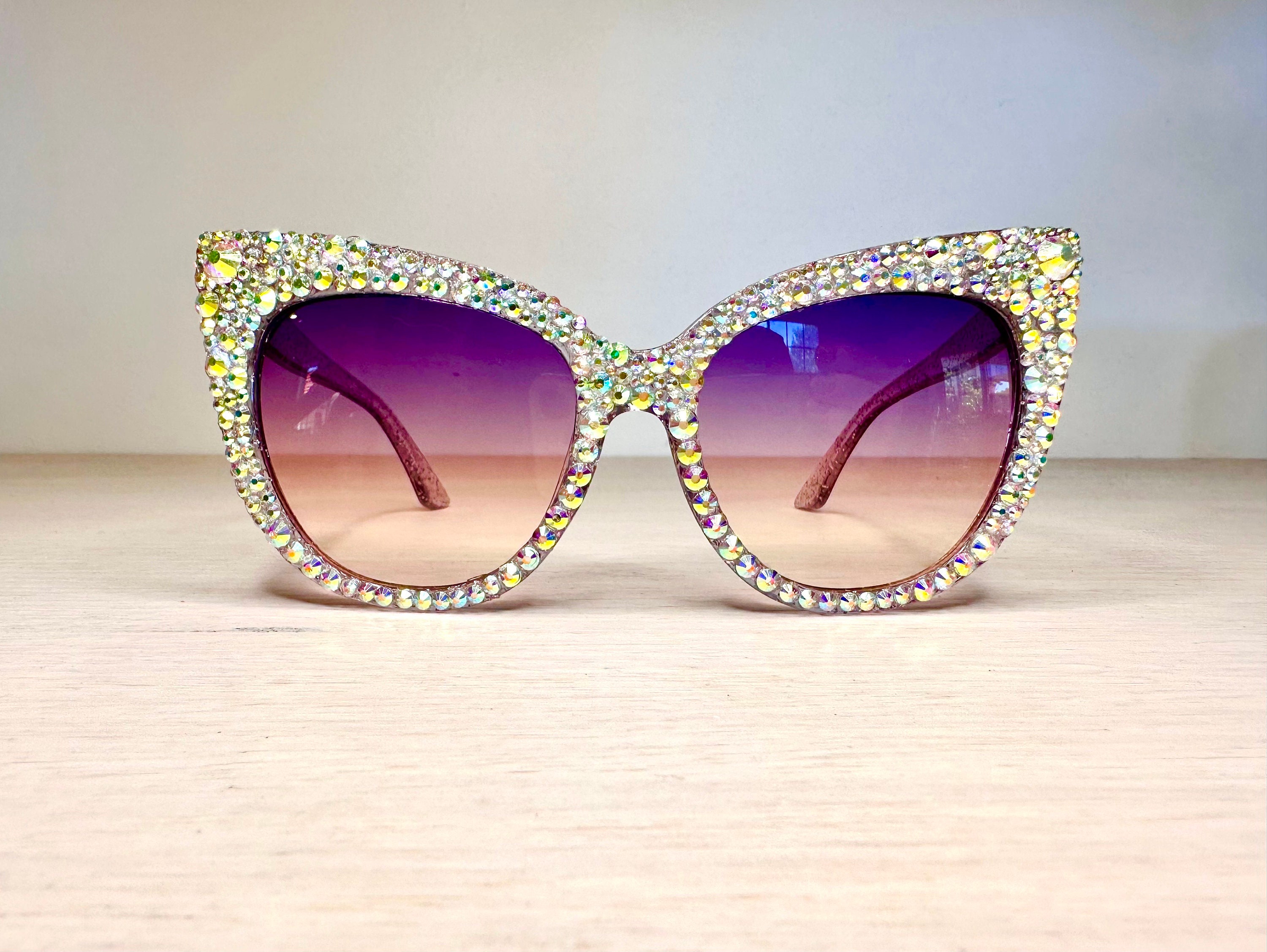 Glamorous Oversized Cat Eye Sunglasses With Crystal Accents  display picture 1