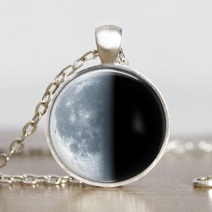 Waning Quarter Moon Necklace, Waning Quarter Moon Pendant, Waning Quarter Moon Jewelry, Waning Quarter Moon Charm