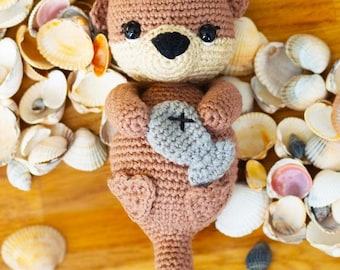 Crochet Mini Otter Plush Toy, Handmade Cute Animal Stuffed Toy, Perfect Gift for Kids & Otter Lovers, Adorable Home Décor