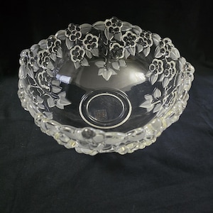Vintage Mikasa &quot;Carmen&quot; crystal serving bowl