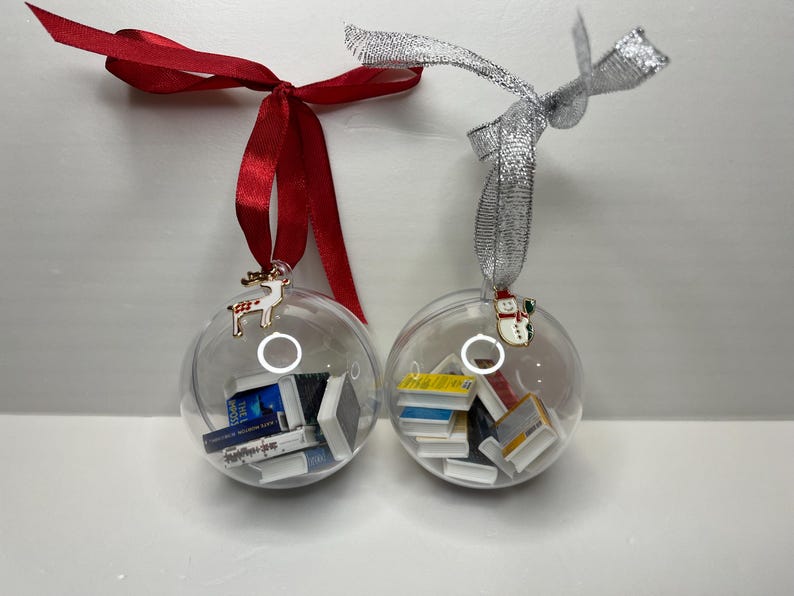 Semi-Custom Mini Book Ornament Bauble: Choose Titles From List | Book Lover Christmas Decor bild 6