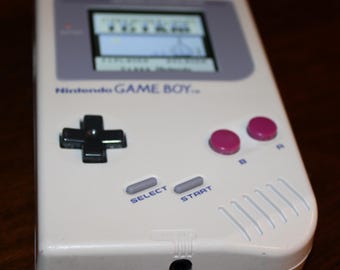 Restaurierte original Nintendo Game Boy DMG - Display aufgewertet, neue Glaslinse, klassisches Retro-Handgerät
