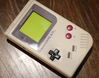 Refurbished Original Nintendo Game Boy (DMG) – Authentic Screen – Console Only