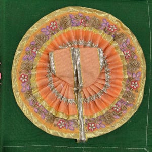 Size 4 Poshak for Ladoo Gopal Dress for kanha Dress Shringaar Kangan Mala for Krishna Idol height- 3.50 inches