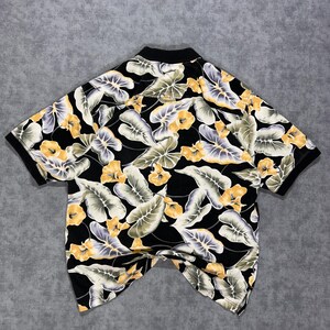 Camisa polo floral Tommy Bahama de los años 90, ideal para estar en casa durante las vacaciones de verano, talla M para hombre. imagen 2