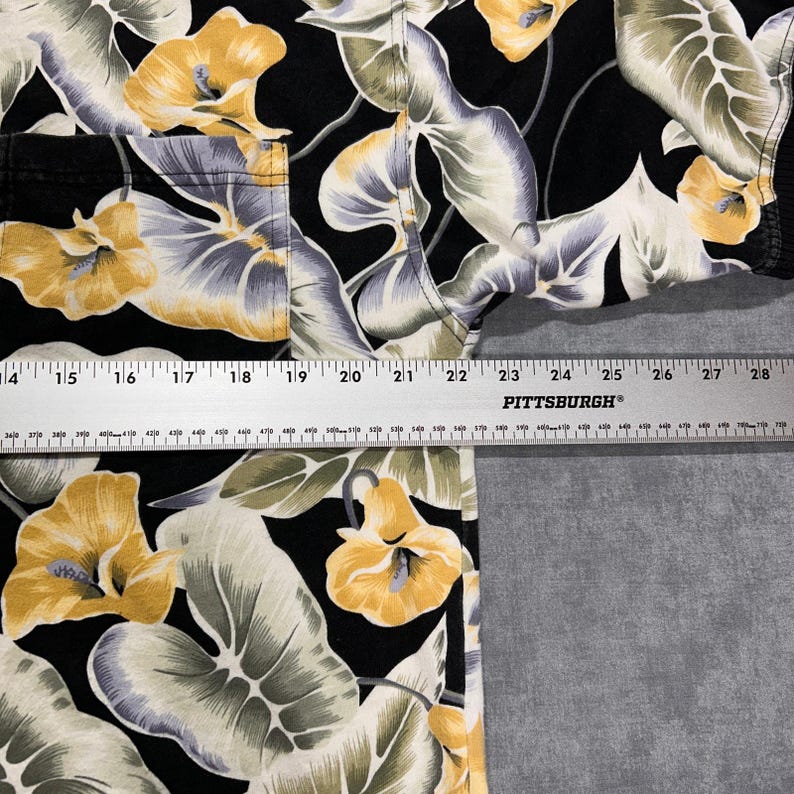 Camisa polo floral Tommy Bahama de los años 90, ideal para estar en casa durante las vacaciones de verano, talla M para hombre. imagen 6