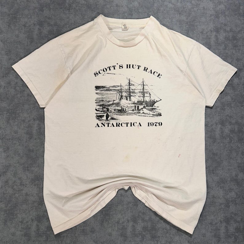 Maglietta da corsa vintage Hanes Beefy T Scotts Hut Race Inaugural Antarctica del 1979 da uomo, taglia XL. immagine 1