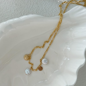 Elegant Gold & Pearl Charm Necklace – Perfect Mother’s Day Gift
