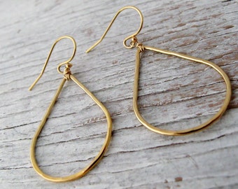 Boucles d'oreilles en forme de goutte d'or 14 carats, martelées, légères