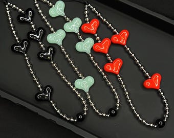 Heart Bead Phone Charms – Bold Black, Mint Green, and Red Beaded Accessories – Cute Kawaii Wrist Straps