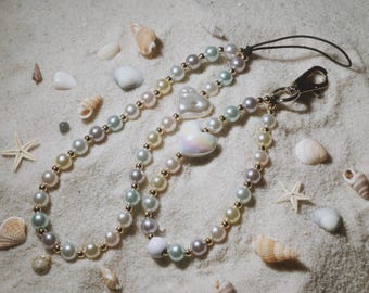 Pastel Pearl Beaded Keychain Charm: Iridescent Heart, Gold Accents