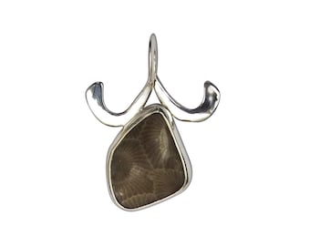 Petoskey Stone Pendant set in Sterling Silver  ppkye3642