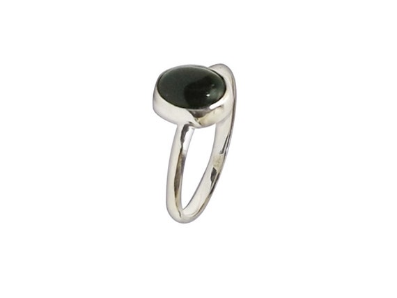 Black Onyx and Sterling Silver Hand Crafted Ring, size 6  r6onxd3552