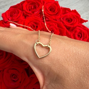 Dainty Gold Heart Necklace – Minimalist Jewelry Gift for Her, Delicate Everyday Pendant, Love Charm Necklace, Romantic Gift idea, Tiny Heart