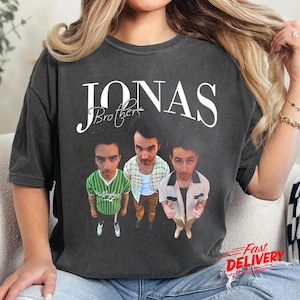 Vintage Jonas Brothers Living The Dream Tour T-Shirt