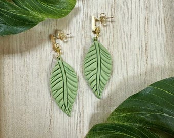 Brincos de Folha Verde: Joias artesanais de argila de polímero para amantes de plantas