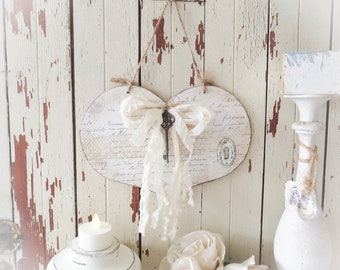 French Chic Wood Hanging Heart Wall Art. Shabby Chic, French Farmhouse, Country Cottage, Jeanne d'Arc Living Style Home Décor