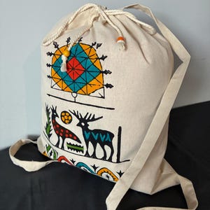 Mochila de lona bohemia hecha a mano: mochila con cordón y estampado tribal Hitit, de algodón étnico, ideal para festivales y uso diario.