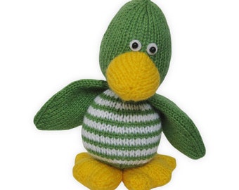 Quacky duck toy knitting pattern