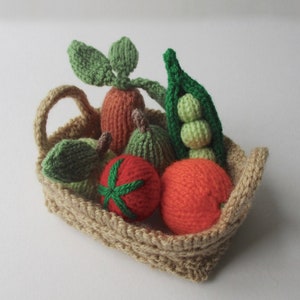 Fruit and Vegetables toy knitting patterns image 4