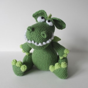 Griff the Dragon toy knitting pattern