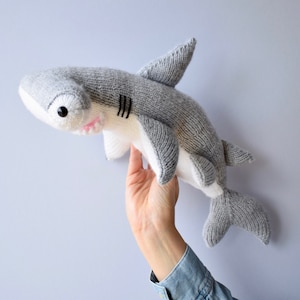 Hammerhead Shark toy knitting patterns image 1