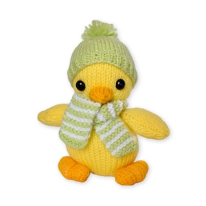 Cuddly Chick toy knitting pattern