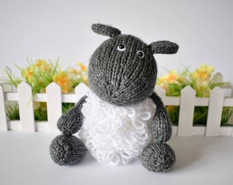 Loopy Sheep toy knitting pattern