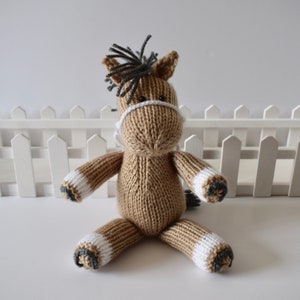 Henry the Horse toy knitting patterns image 1