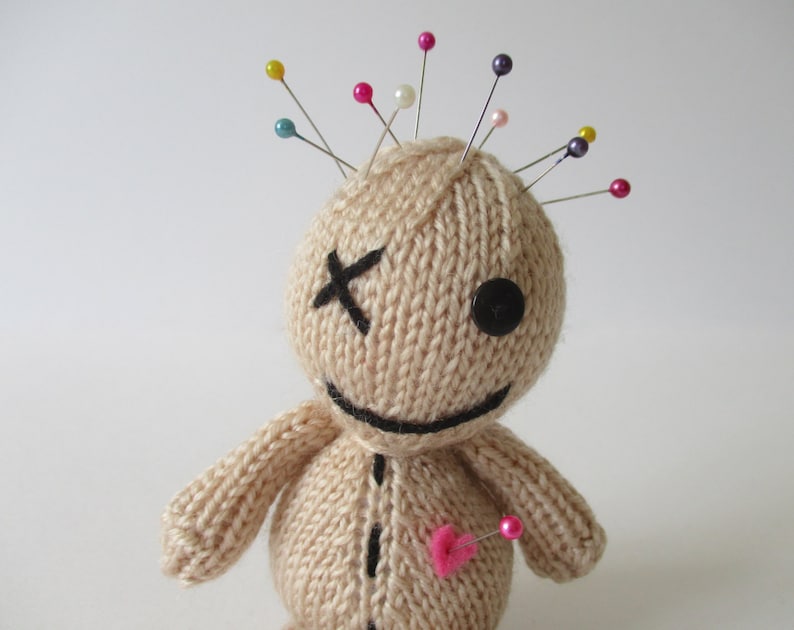 Voodoo Doll toy knitting pattern zdjęcie 4