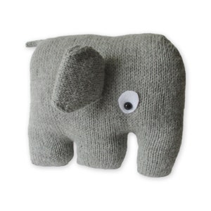 Elephant Cushion Knitting Patterns image 2