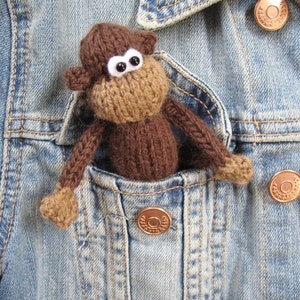 Pocket Monkey toy knitting pattern image 4