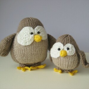 Festive Owls toy knitting patterns image 3