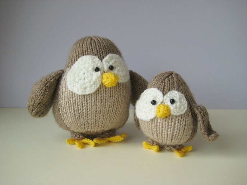 Festive Owls toy knitting patterns image 3