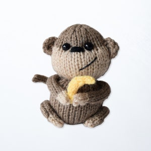 Micky the Monkey toy knitting pattern