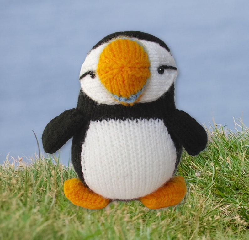 Huffin' Puffin toy knitting pattern image 4