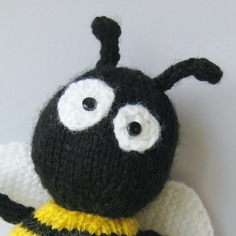 Bumble the Bee toy knitting patterns image 3