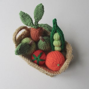 Fruit and Vegetables toy knitting patterns image 7