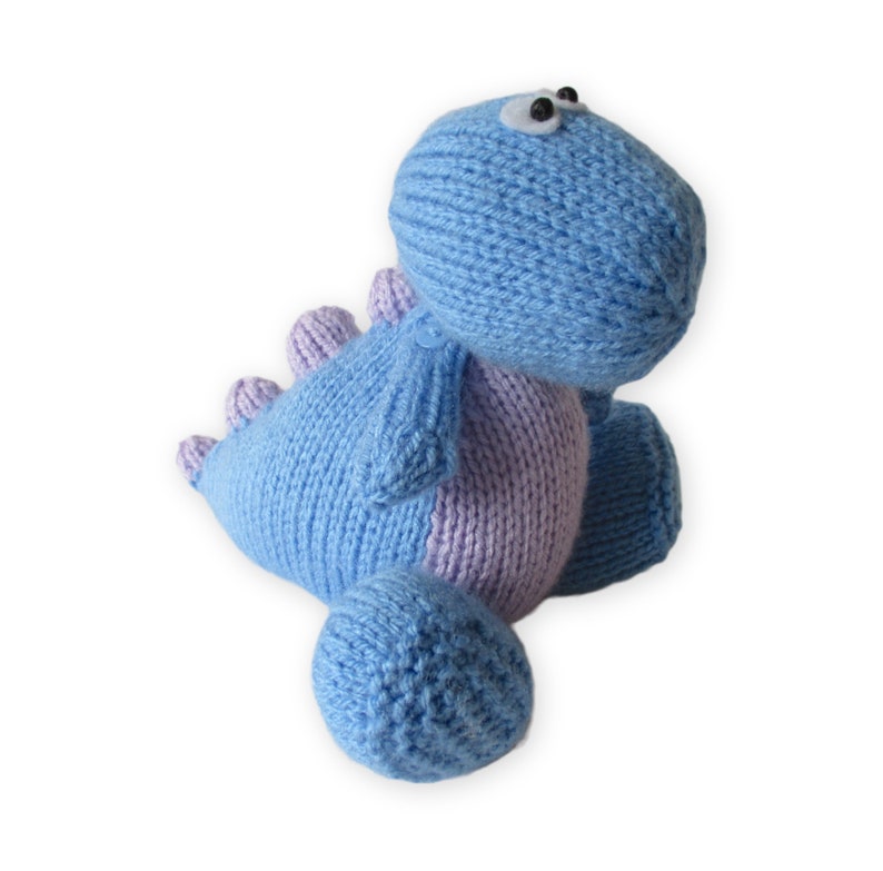 Dippy the Dinosaur toy knitting pattern image 2