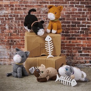 Wzór na robótkę: Mini zabawki "Pocket Cats" z włóczek akrylowych DK (plik PDF do pobrania w wersji cyfrowej)