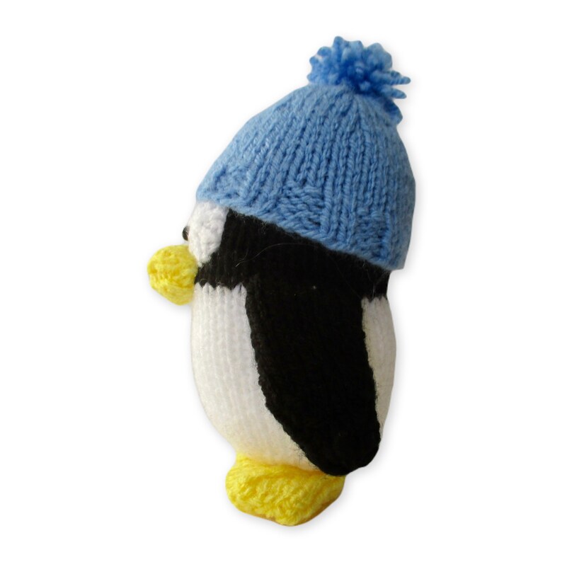 Pablo the Penguin toy knitting pattern image 4