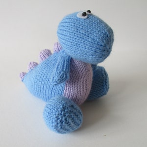 Dippy the Dinosaur toy knitting pattern image 5