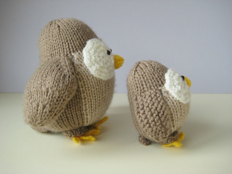 Festive Owls toy knitting patterns image 4