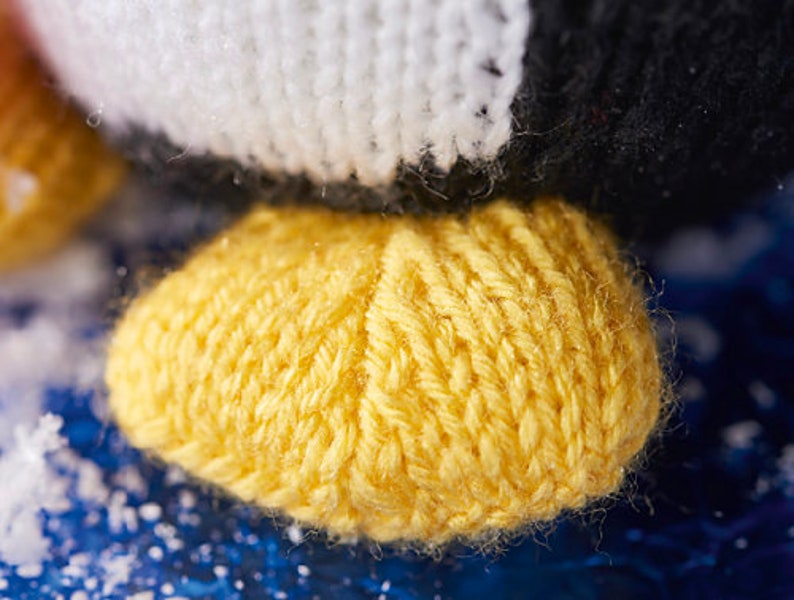 Chilly Charlie Penguin toy knitting pattern image 4