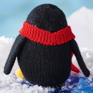 Chilly Charlie Penguin toy knitting pattern image 3