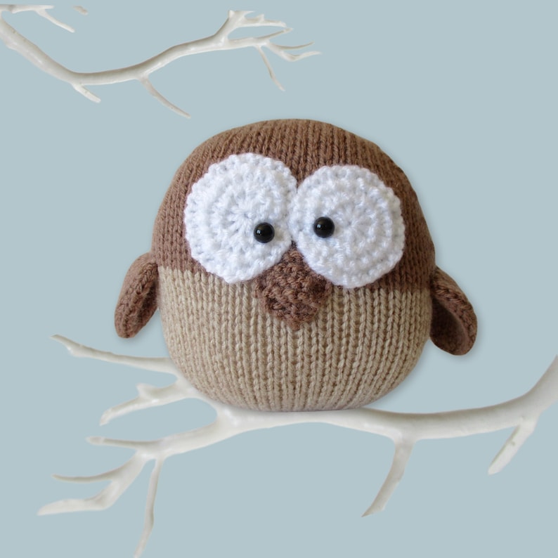 Barney Owl toy knitting pattern image 1